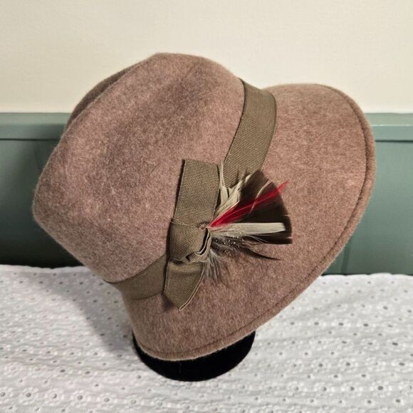Women\'s Milana Asymmetrical Felted Wool Fedora Feather Hat Made in Italy